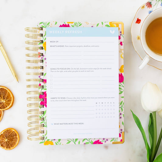The Daily Grace Co - Weekly Refresh Notepad (5.5 x 8.5)