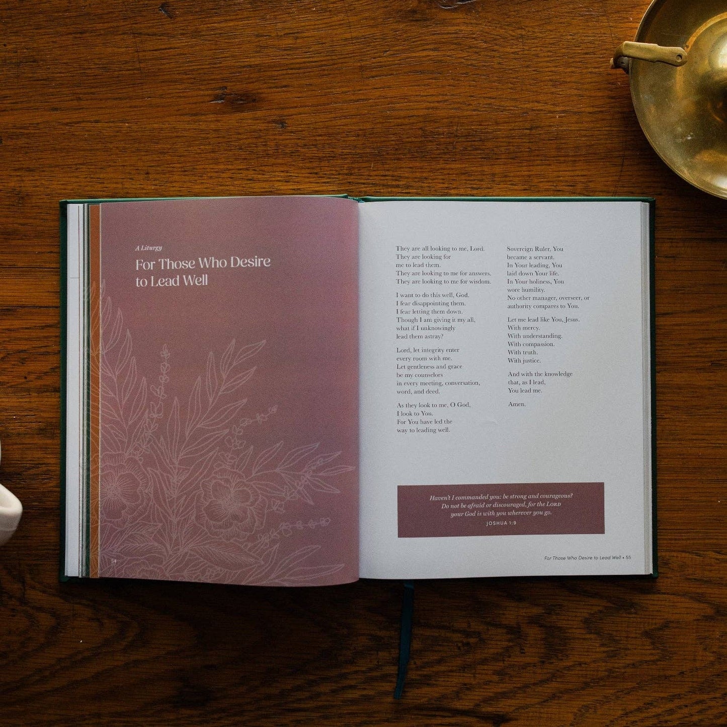 The Daily Grace Co - Draw Near to God: A Collection of Liturgies, Prayers, and Blessings