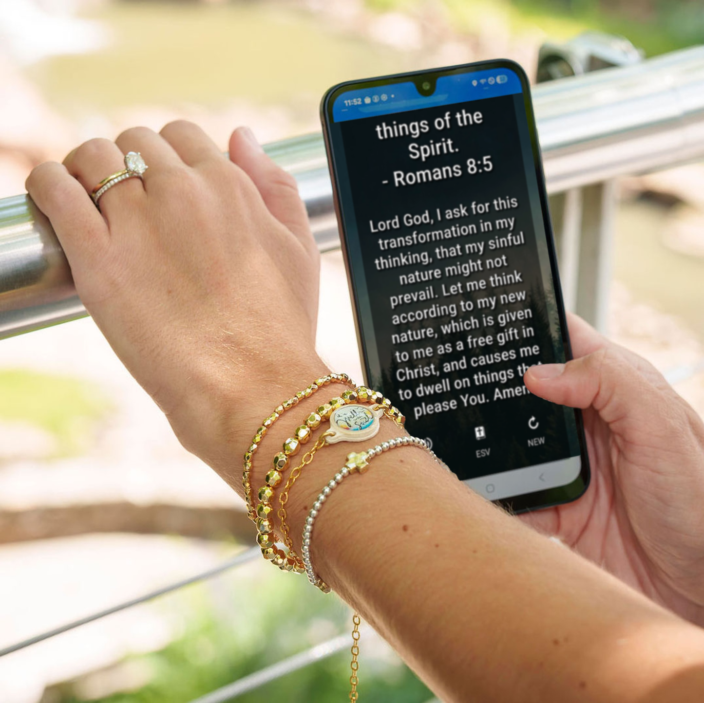 Versible - Tap To Pray® Survivor Series Chain Bracelet