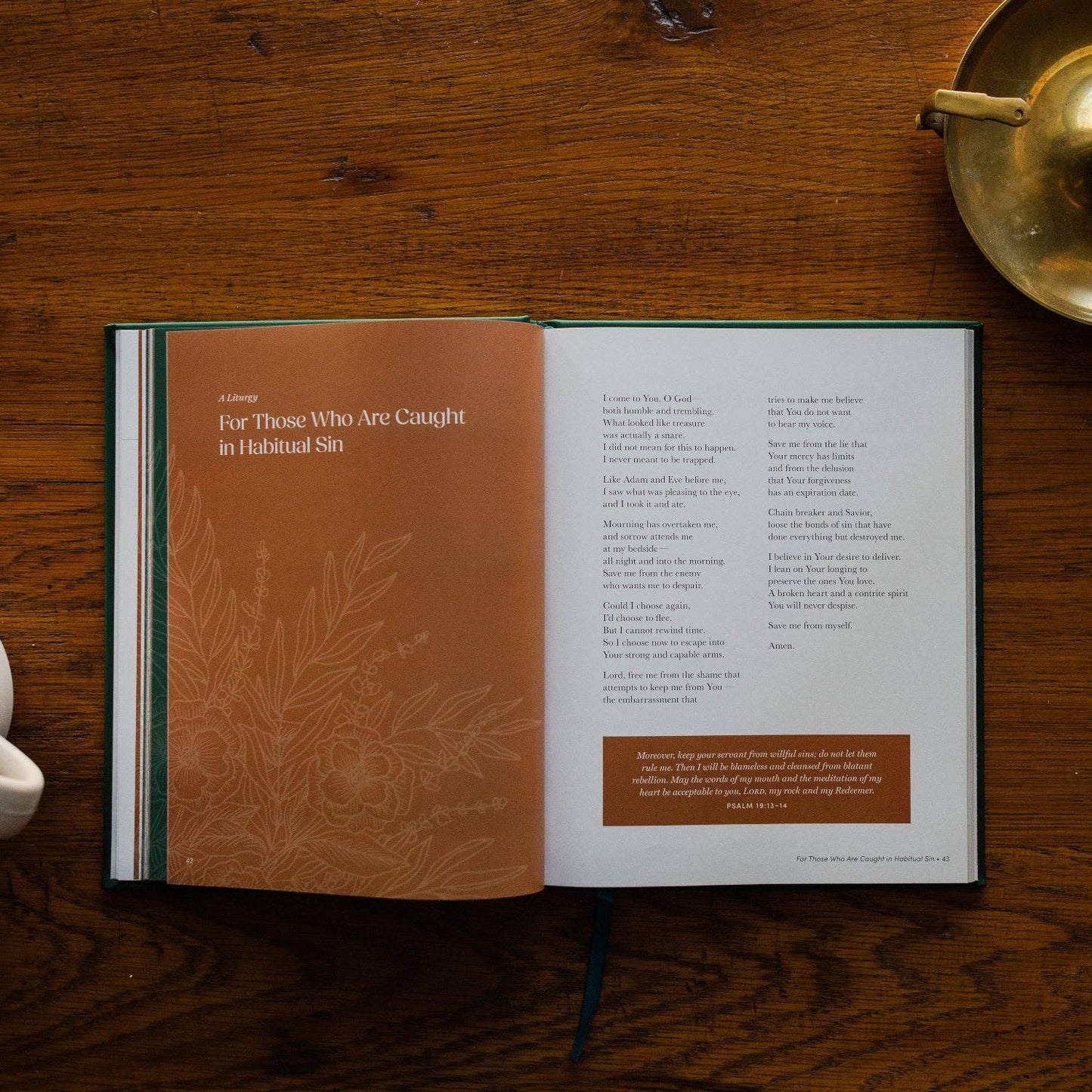 The Daily Grace Co - Draw Near to God: A Collection of Liturgies, Prayers, and Blessings