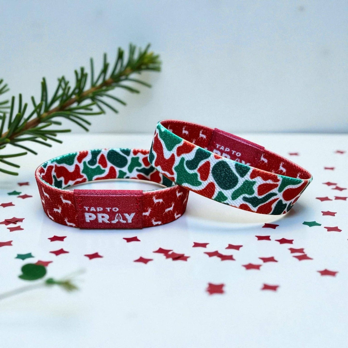 Versible - Tap to Pray Christmas Bracelet