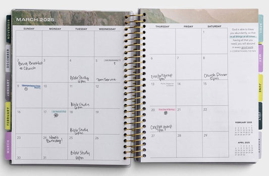 2025 Sadie Robertson Work Towards Wonder 18- Month Agenda Planner