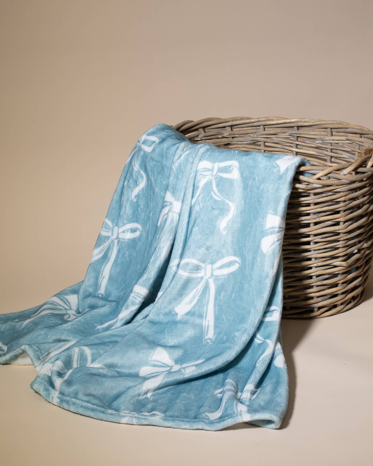 The Royal Standard - Hannah Bow Throw   Light Blue   50x60