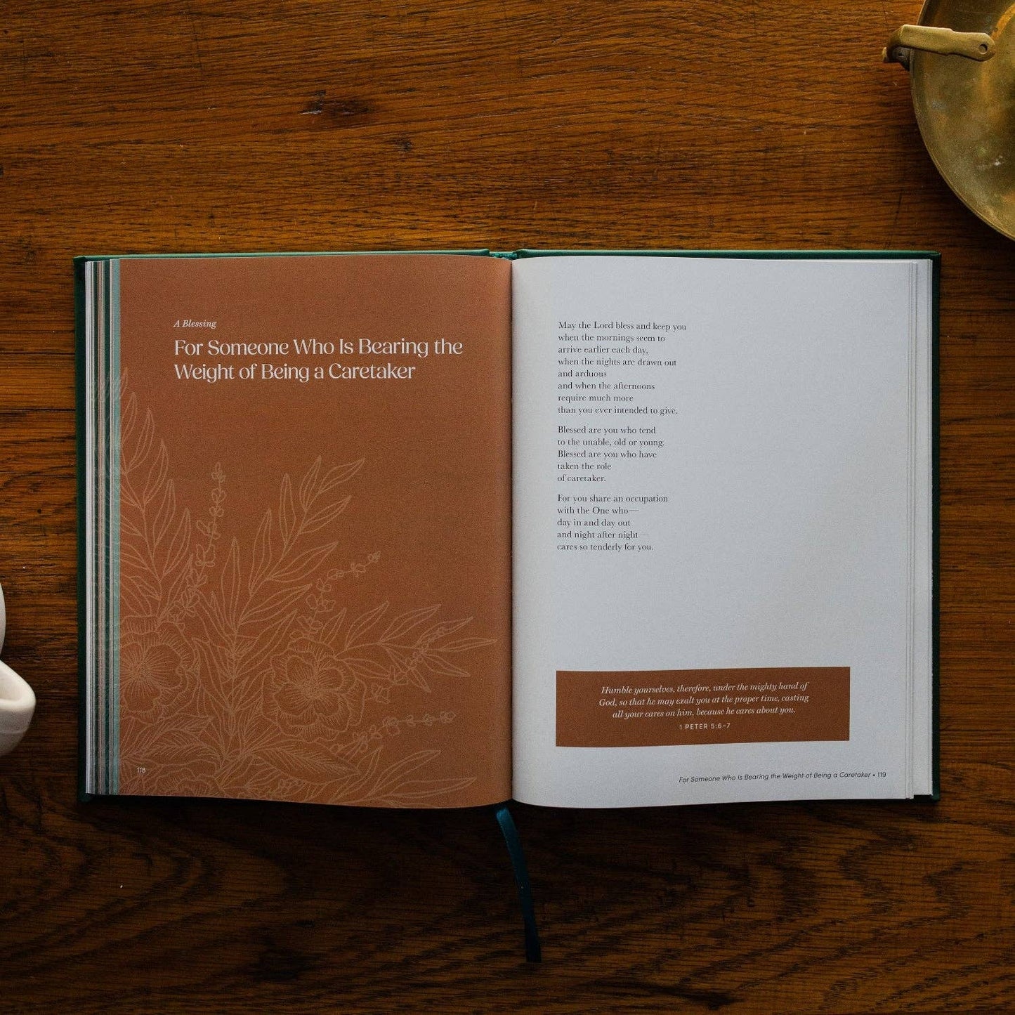 The Daily Grace Co - Draw Near to God: A Collection of Liturgies, Prayers, and Blessings