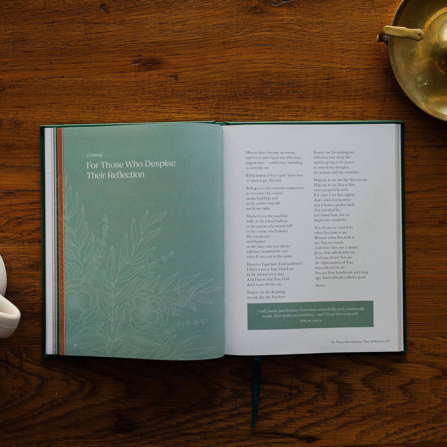 The Daily Grace Co - Draw Near to God: A Collection of Liturgies, Prayers, and Blessings