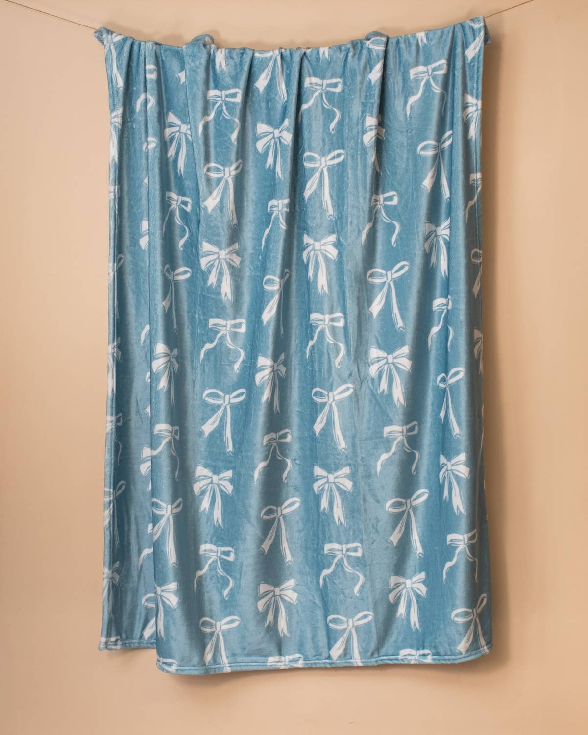 The Royal Standard - Hannah Bow Throw   Light Blue   50x60