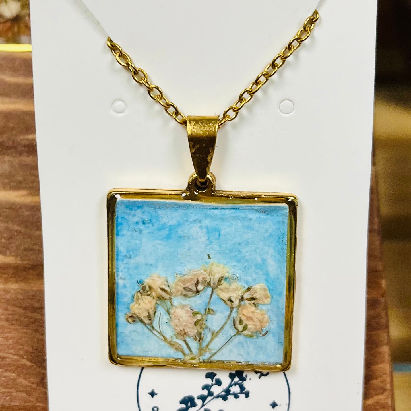 Teannscorner- Bouquet in the sky necklace