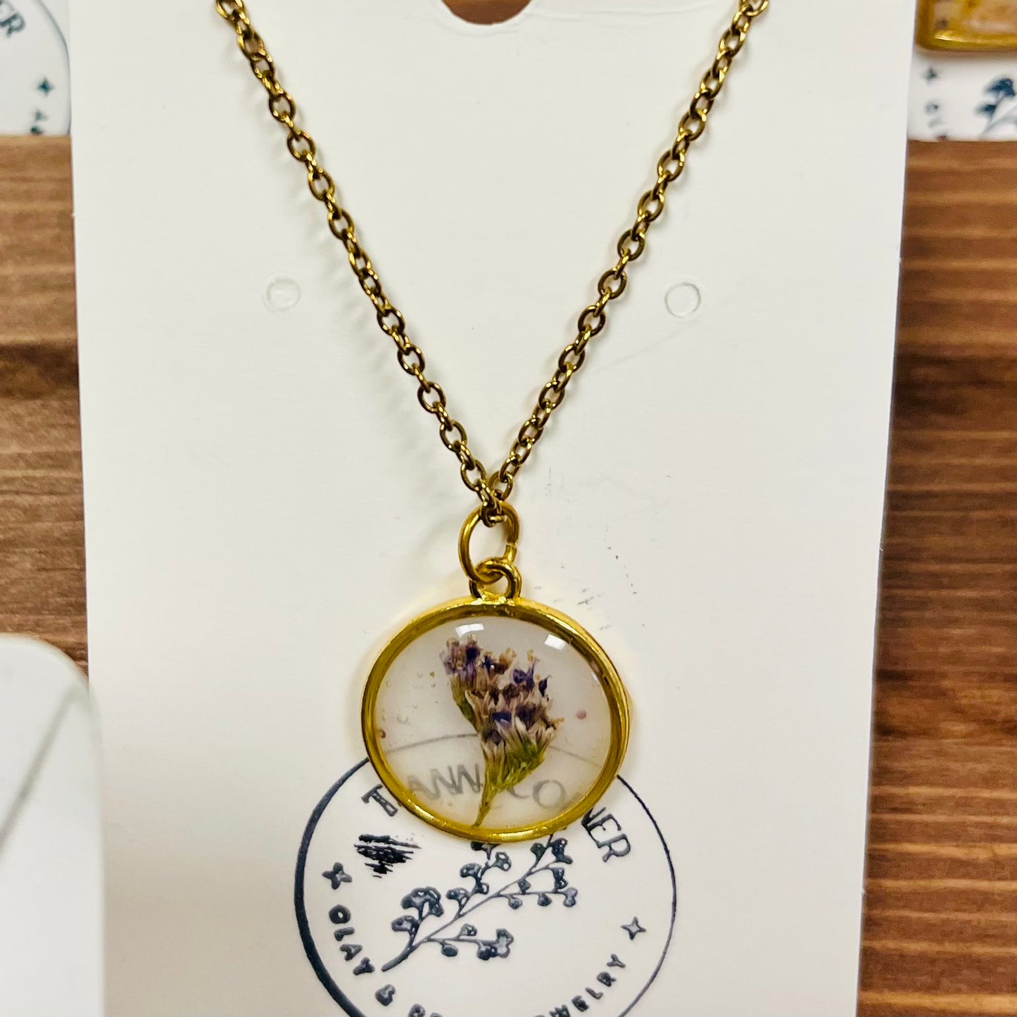 Teannscorner- Silver Pink Baby's Breath Necklace