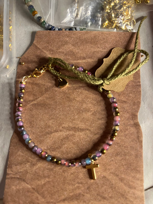 Teannscorner-Purple Pink Blue Gold Cross Beaded Bracelet $13