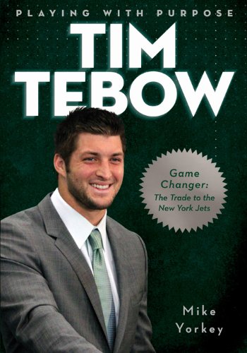 Playing With Purpose: Tim Tebow Paperback