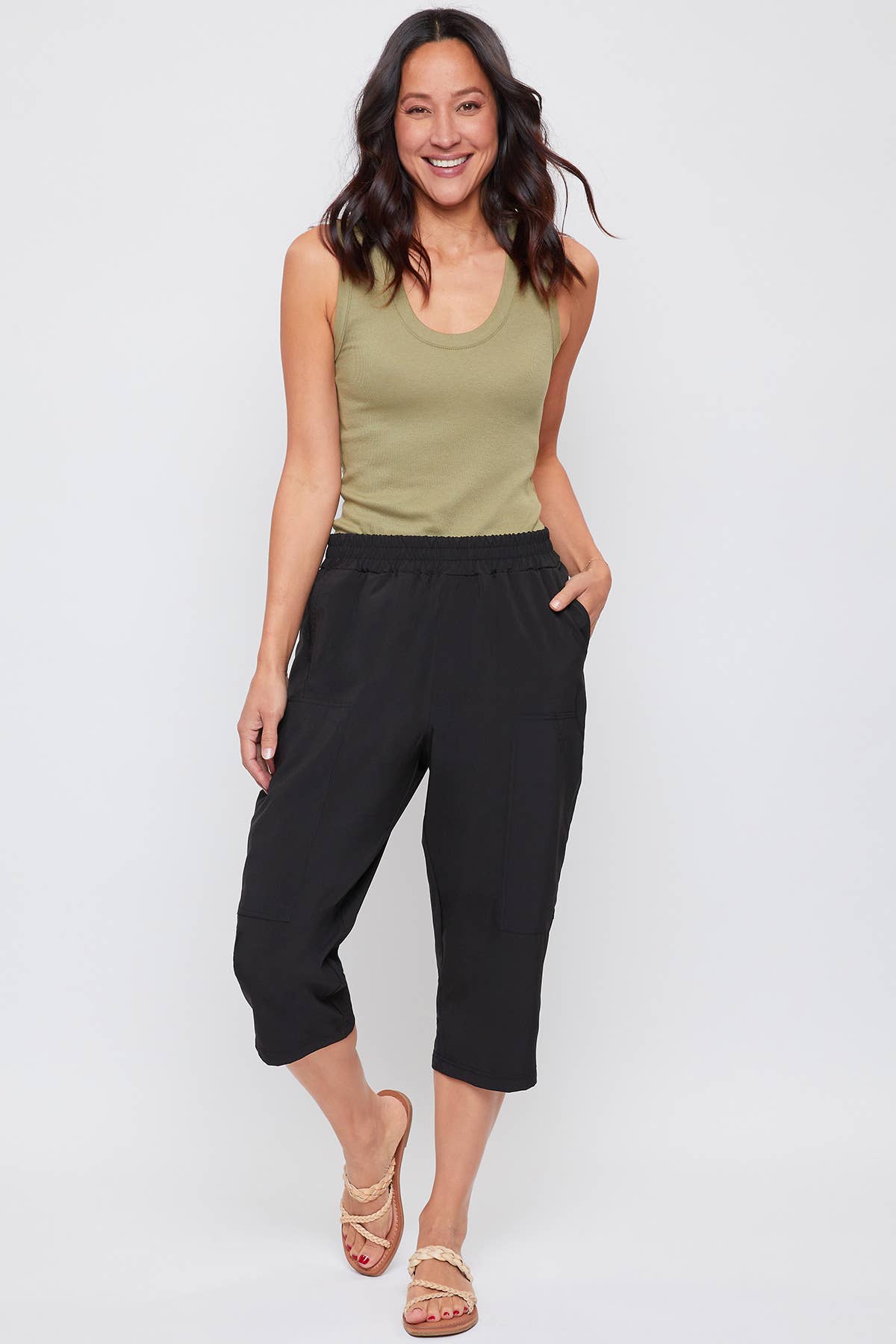 YMI - Missy Pull-On Capri With Big Pocket Detail